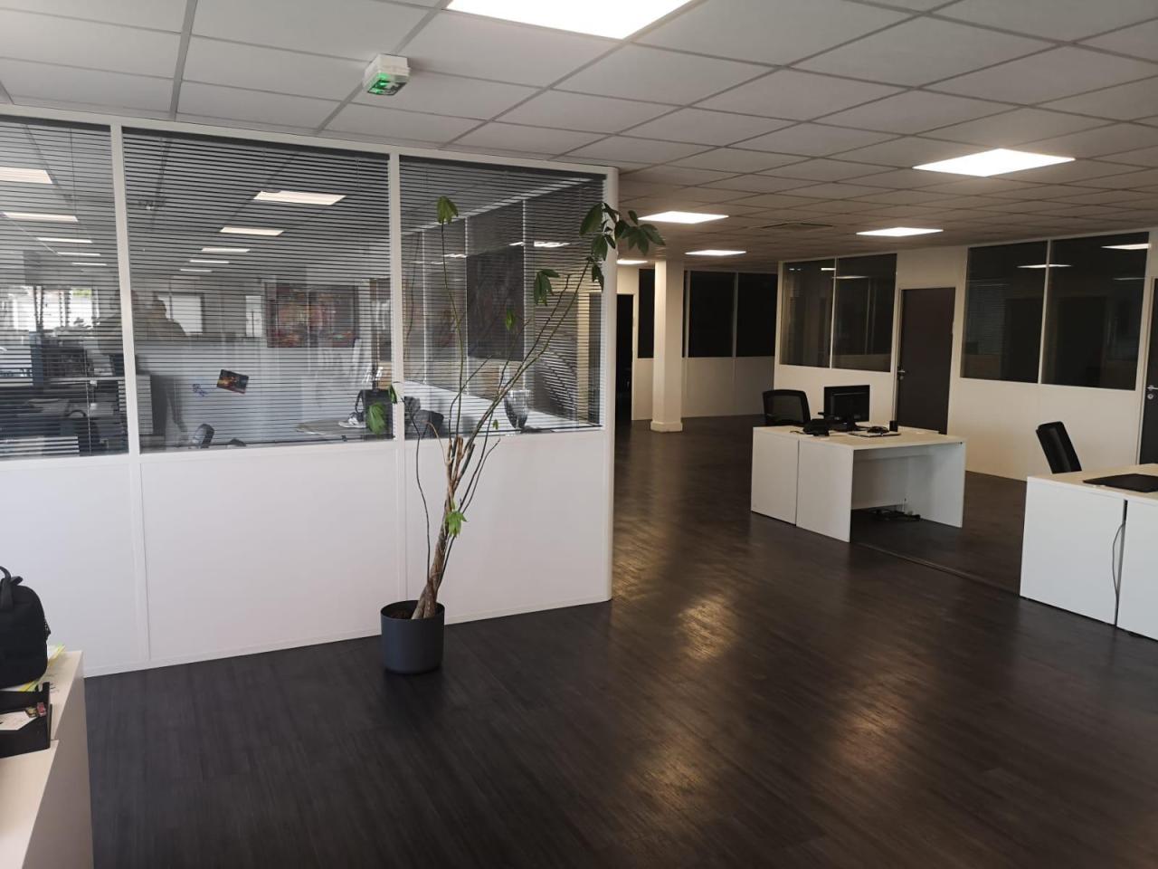 Bureau Neuilly-Plaisance 700m² Vente bureau Neuilly-Plaisance Seine-Saint-Denis OVBUR2533494 1